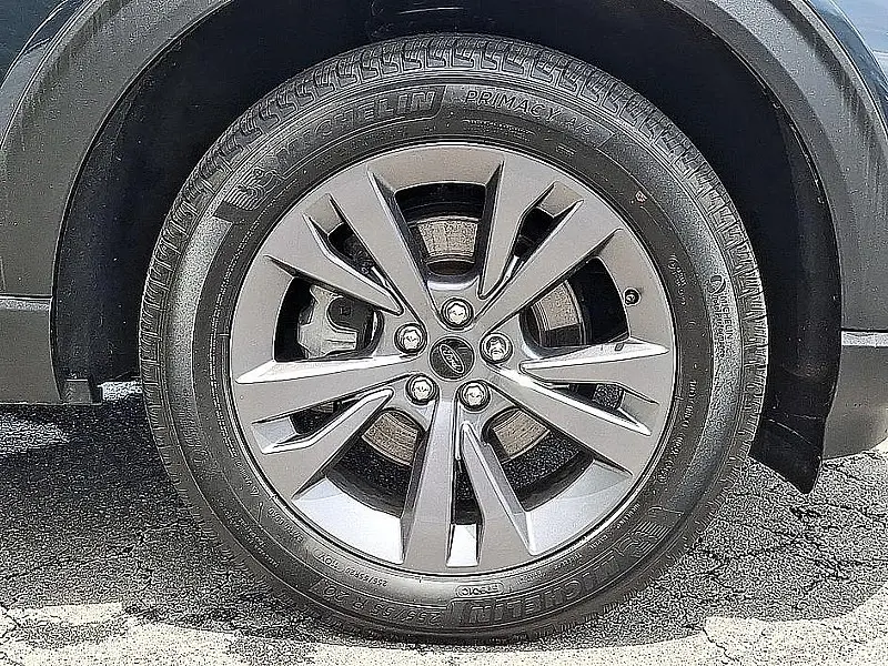 2024 Ford Explorer XLT 4WD photo 5