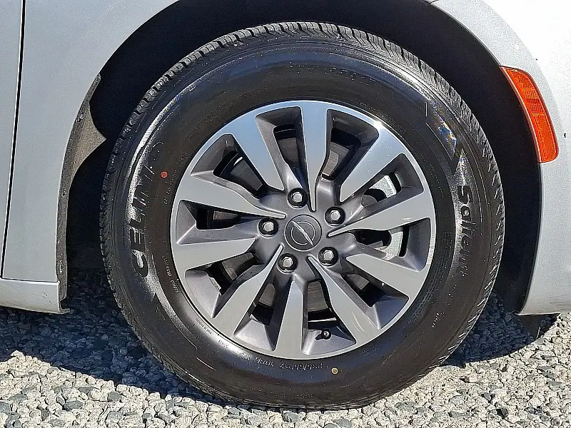2023 Chrysler Pacifica Hybrid Limited photo 5