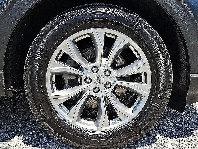 2024 Ford Explorer XLT 4WD photo 5