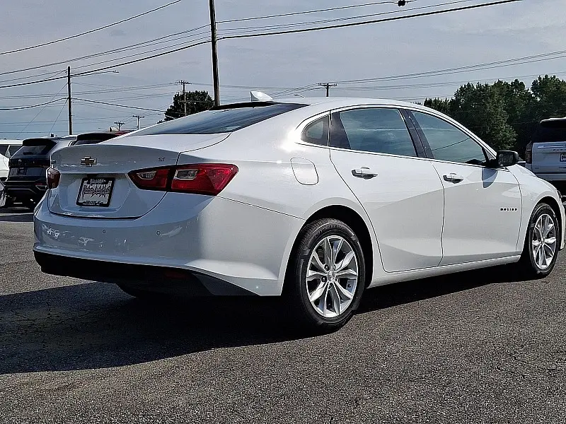 2024 Chevrolet Malibu 1LT photo 4