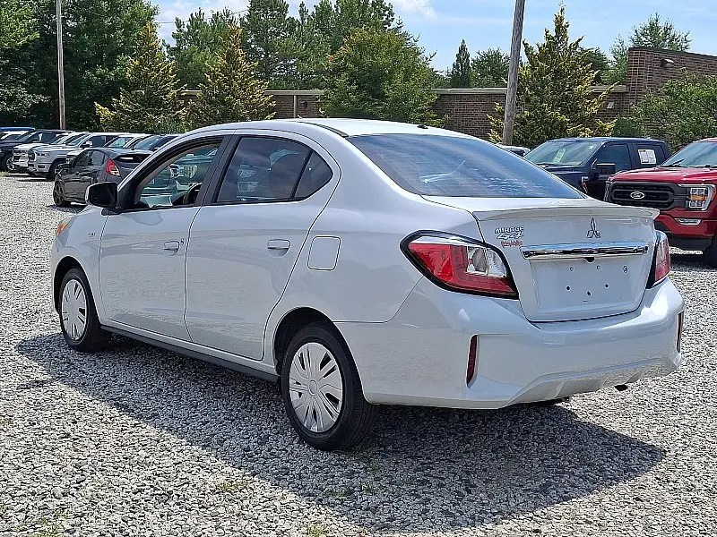 2022 Mitsubishi Mirage ES photo 3