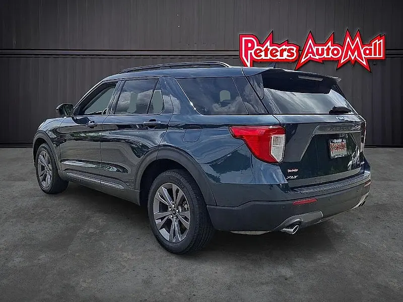 2024 Ford Explorer XLT 4WD photo 3