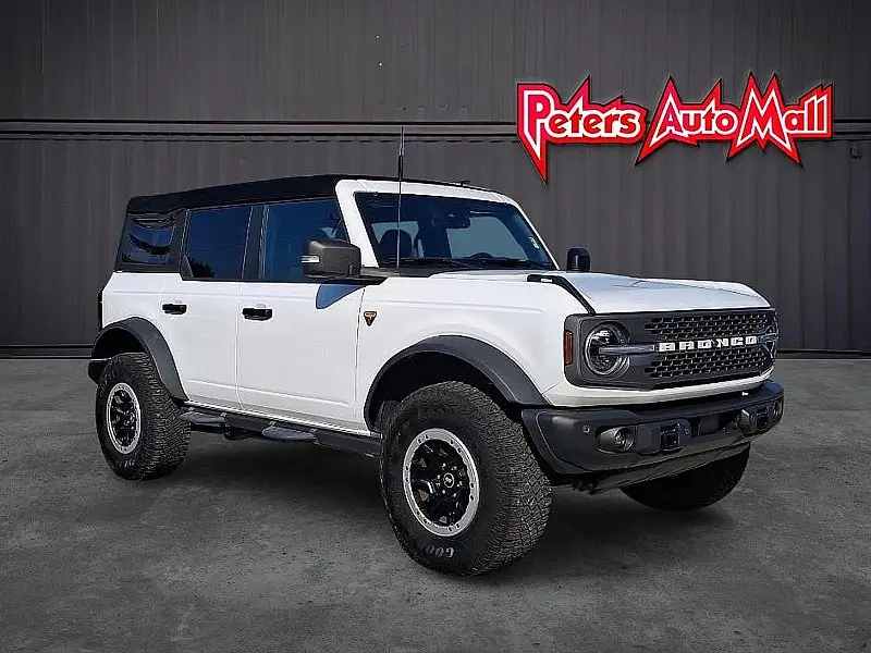 2023 Ford Bronco Badlands 4WD photo 1