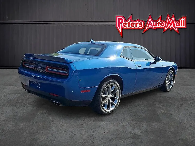 2022 Dodge Challenger SXT Auto photo 4