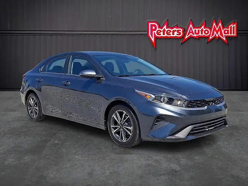 2024 Kia Forte LXS AT's photo