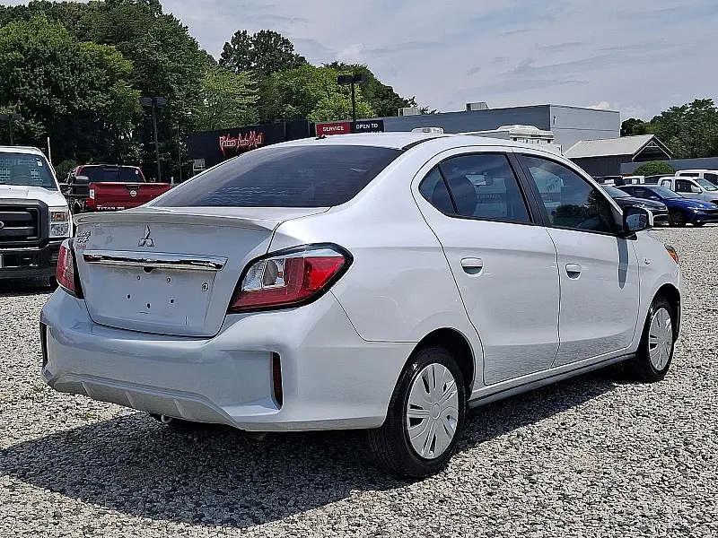 2022 Mitsubishi Mirage ES photo 4