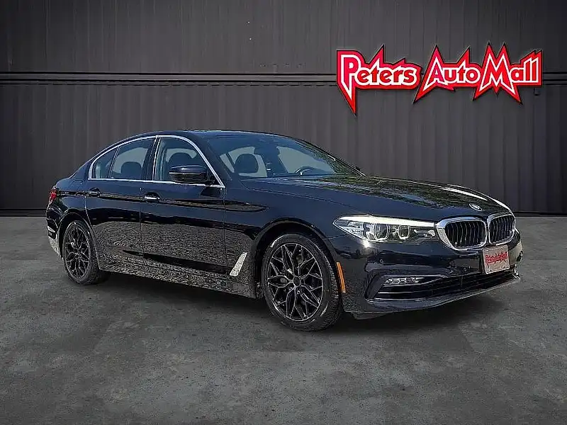 2018 BMW 5 Series 530i xDrive Sedan's photo