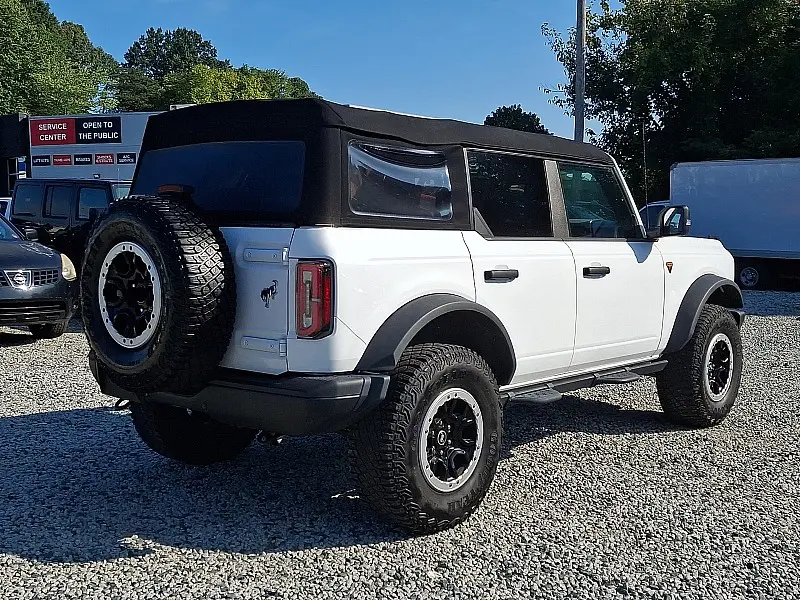 2023 Ford Bronco Badlands 4WD photo 4