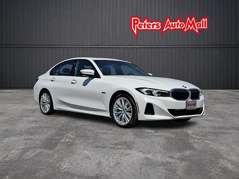 2023 BMW 3 Series 330e xDrive Sedan's photo
