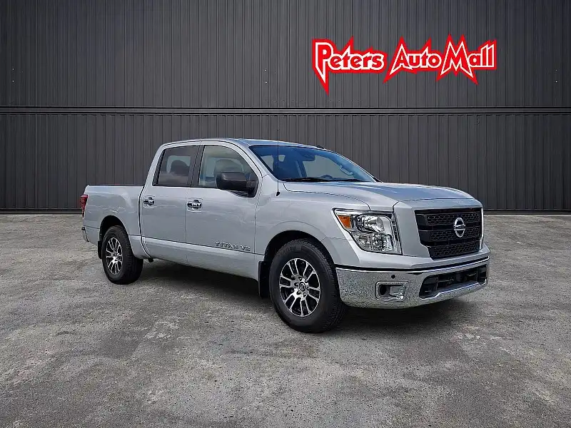 2020 Nissan Titan SV 2WD Crew Cab's photo