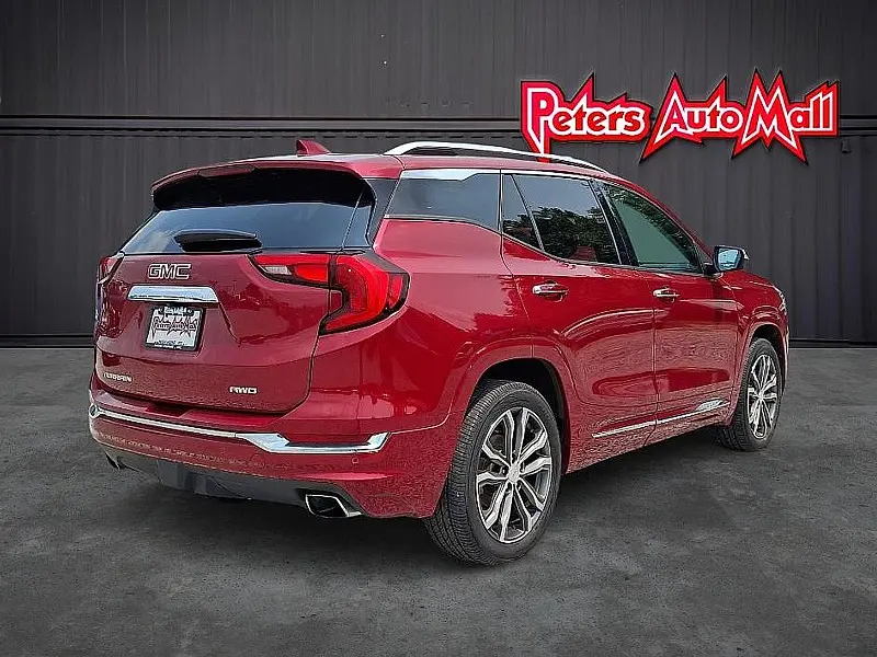 2020 GMC Terrain Denali AWD photo 4