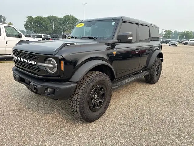 2025 Ford Bronco Badlands 4x4 photo 3