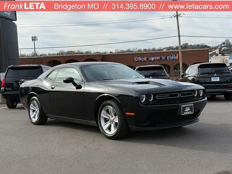 2023 Dodge Challenger SXT Auto's photo