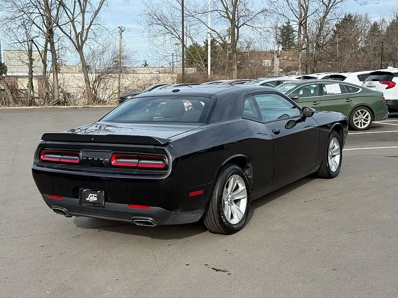 2023 Dodge Challenger SXT Auto photo 3