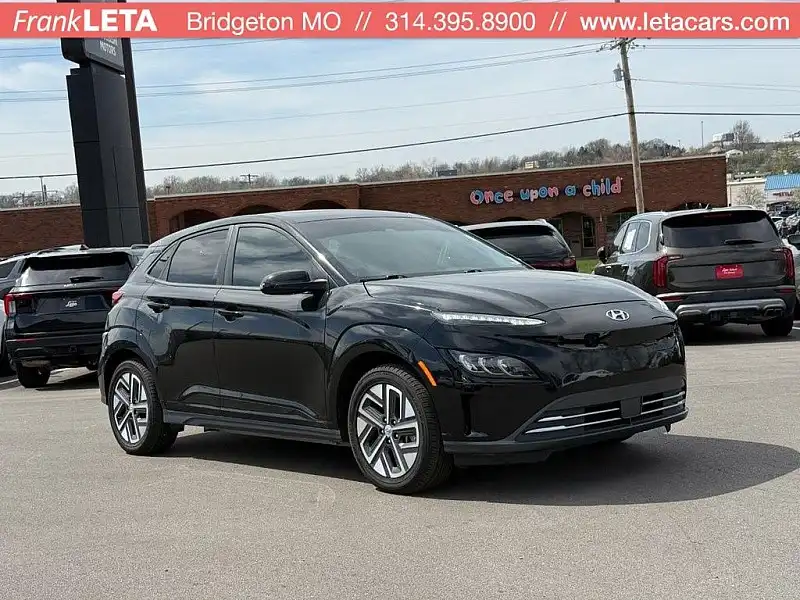 2022 Hyundai Kona Electric Limited's photo