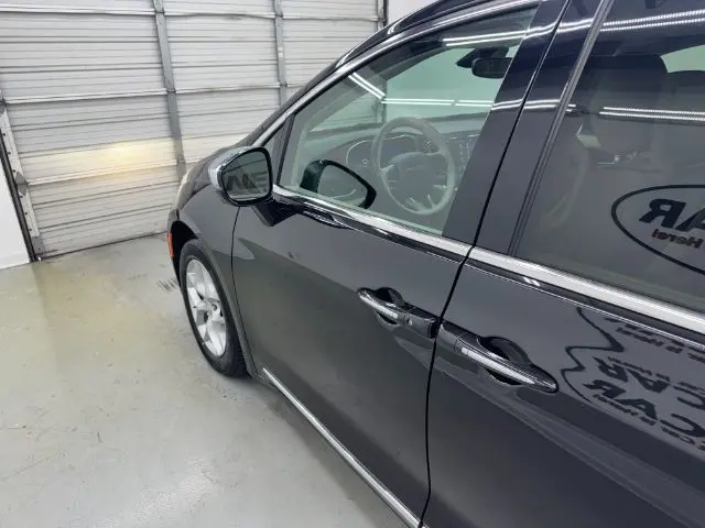 2020 Chrysler Pacifica Limited photo 5