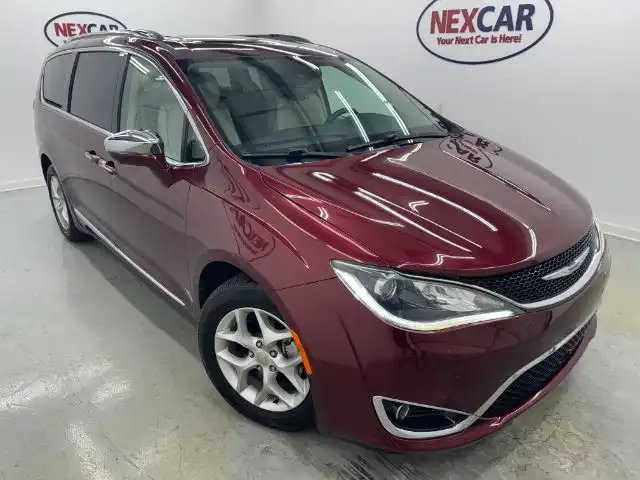 2020 Chrysler Pacifica Limited's photo