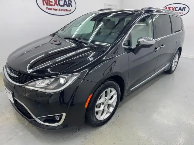 2020 Chrysler Pacifica Limited photo 3