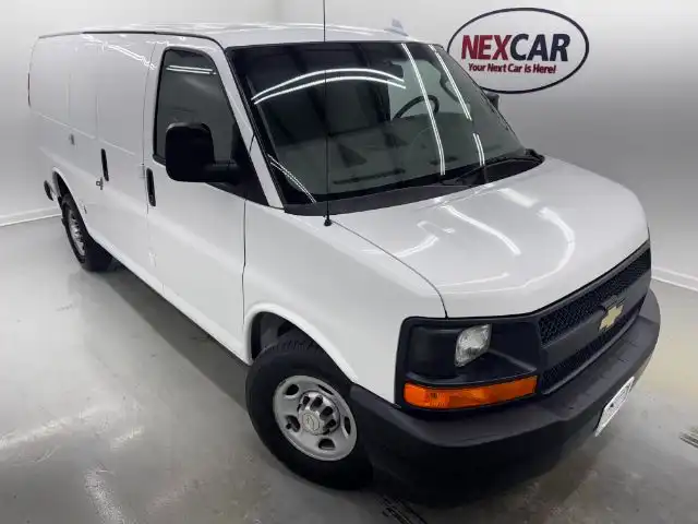2017 Chevrolet Express 2500 Work Van HD's photo