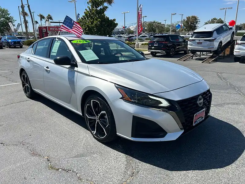 2024 Nissan Altima 2.5 SR's photo