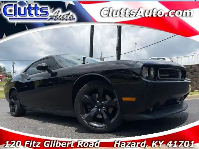 2014 Dodge Challenger SXT Plus's photo