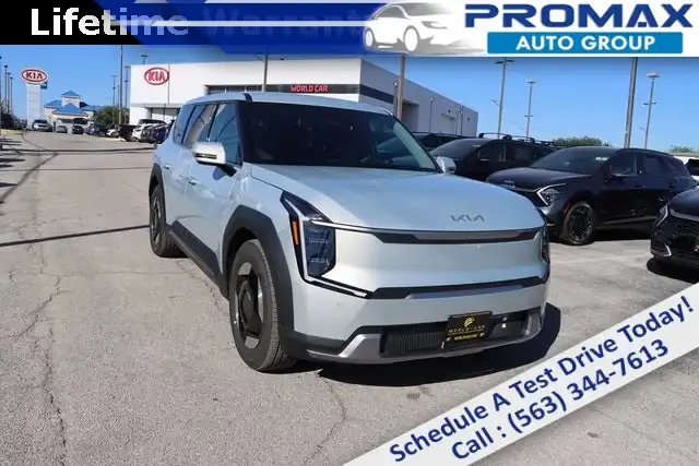 2024 Kia EV9 Light L/R's photo