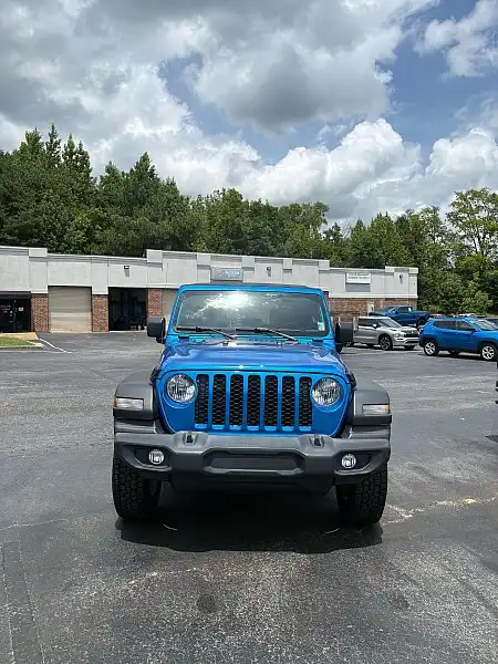 2020 Jeep Gladiator Sport S's photo