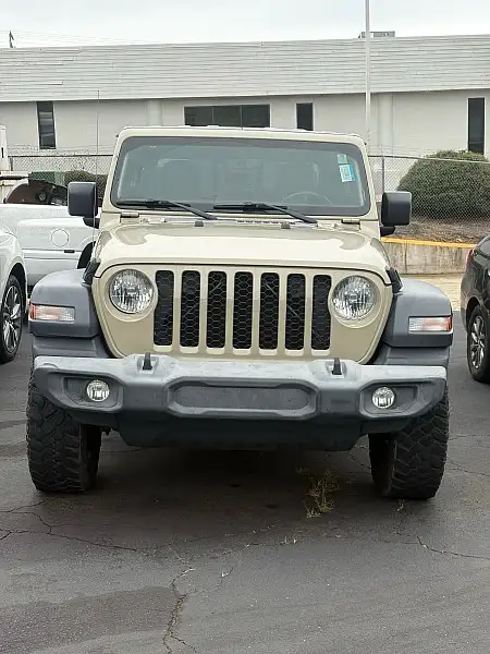 2020 Jeep Gladiator Sport S's photo