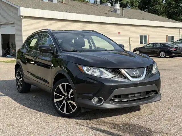 2017 Nissan Rogue Sport SL AWD's photo