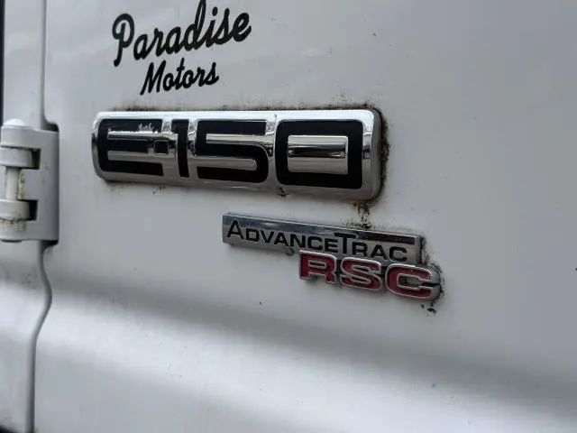 2010 Ford E-Series E-150 Van photo 3