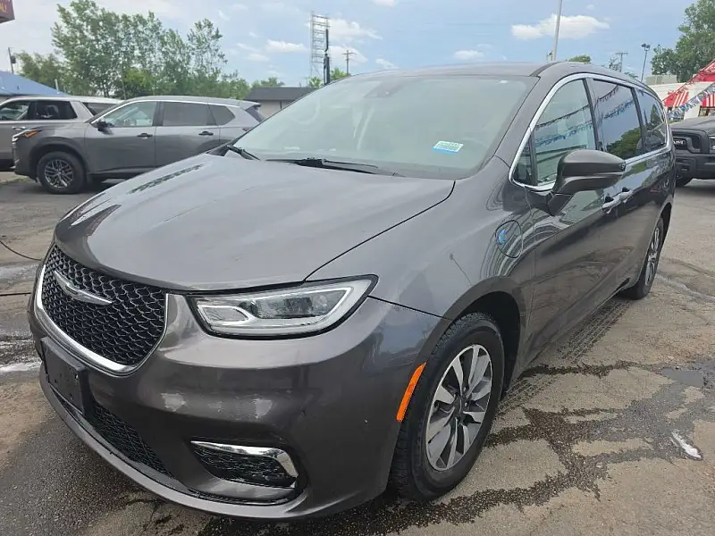 2022 Chrysler Pacifica Hybrid Touring L photo 1