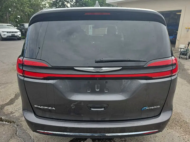 2022 Chrysler Pacifica Hybrid Touring L photo 4