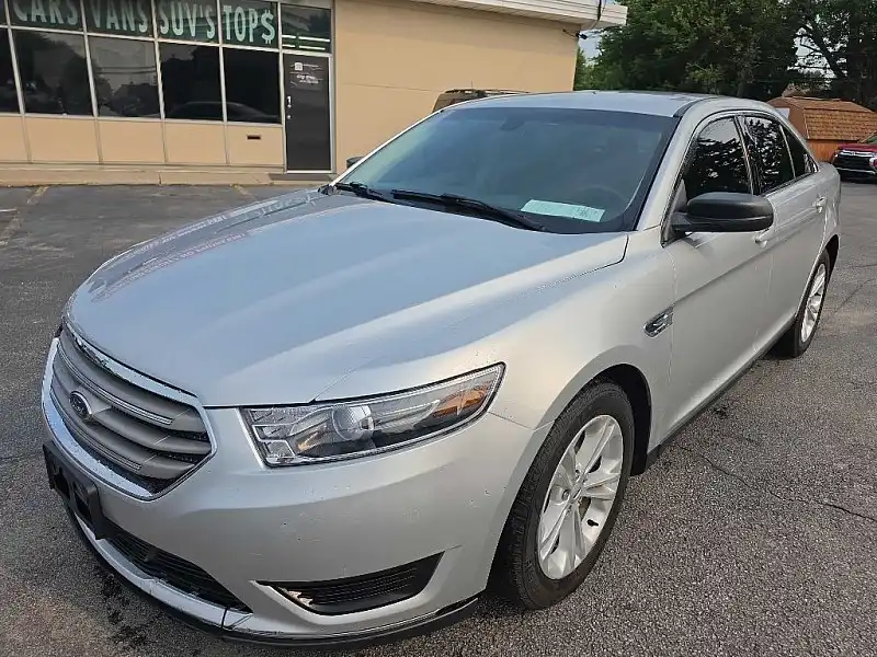 2017 Ford Taurus SE FWD's photo