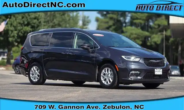 2021 Chrysler Pacifica Touring L's photo