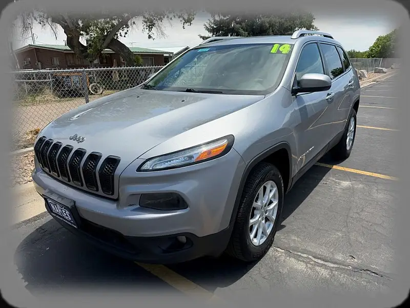 2014 Jeep Cherokee Latitude 4X4 photo 1
