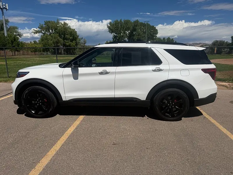 2020 Ford Explorer ST 4WD photo 5