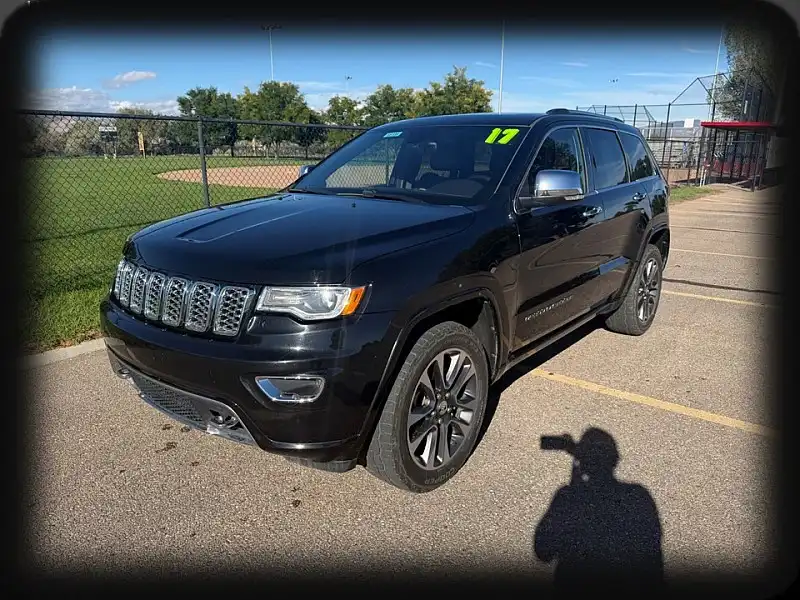 2017 Jeep Grand Cherokee Overland 4WD's photo