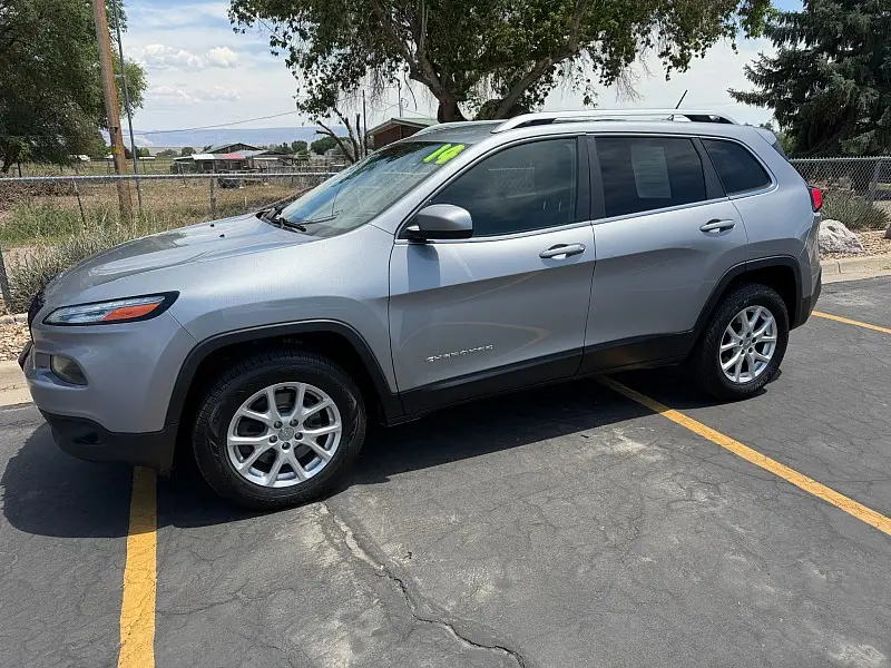 2014 Jeep Cherokee Latitude 4X4 photo 4