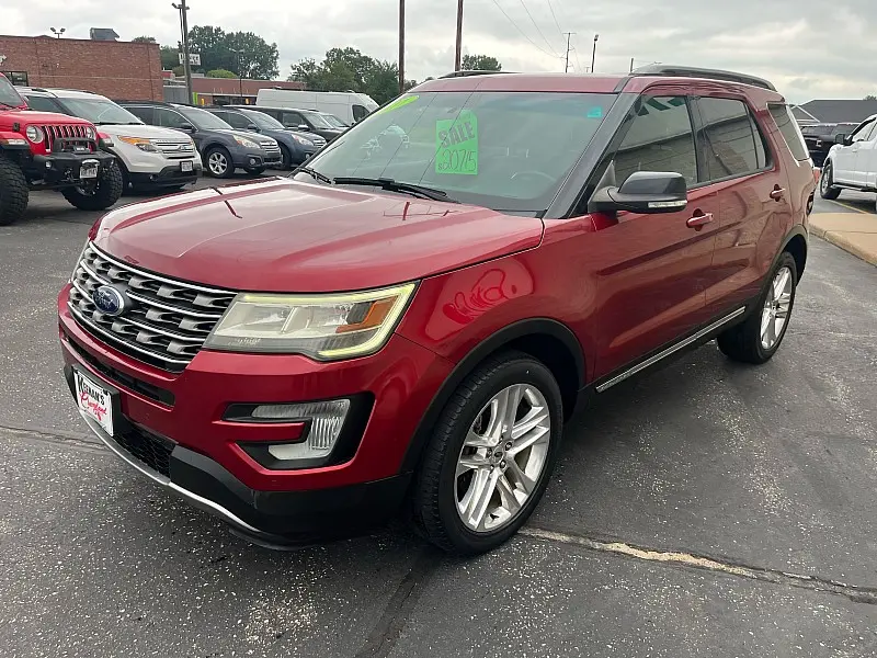 2017 Ford Explorer XLT 4WD photo 4