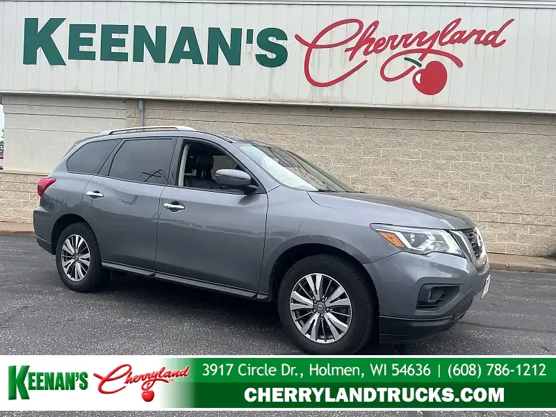 2019 Nissan Pathfinder SL 4WD's photo