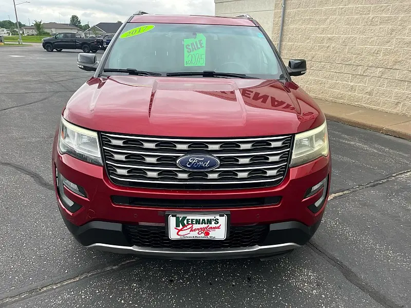2017 Ford Explorer XLT 4WD photo 3