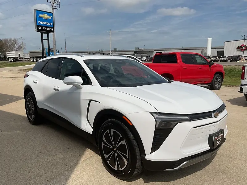 2024 Chevrolet Blazer EV LT AWD photo 4