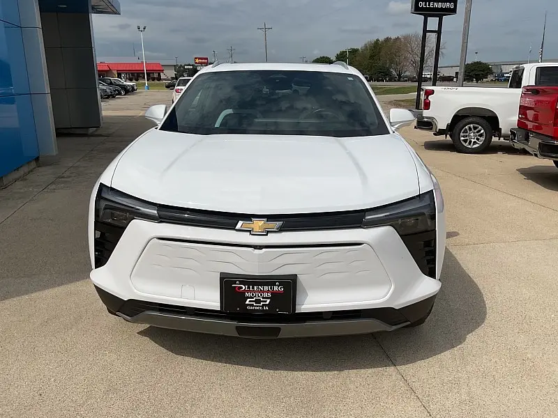 2024 Chevrolet Blazer EV LT AWD photo 3