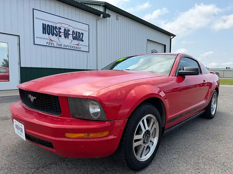2008 Ford Mustang V6 Deluxe's photo