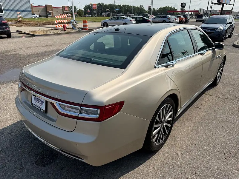 2017 Lincoln Continental Select AWD photo 5