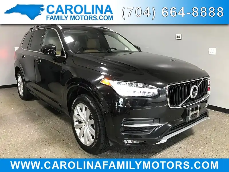 2016 Volvo XC90 T6 AWD Momentum's photo
