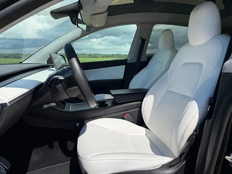 2021 Tesla Model Y Performance Dual Motor All-Wheel Drive photo 4