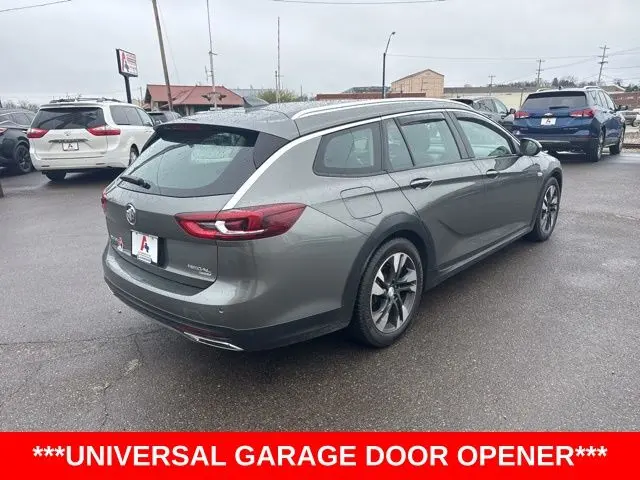 2018 Buick Regal Essence AWD photo 5