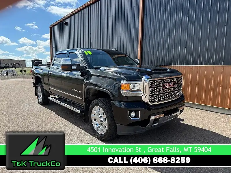 2019 GMC Sierra Denali 4x4 Crew Cab Standard Box's photo