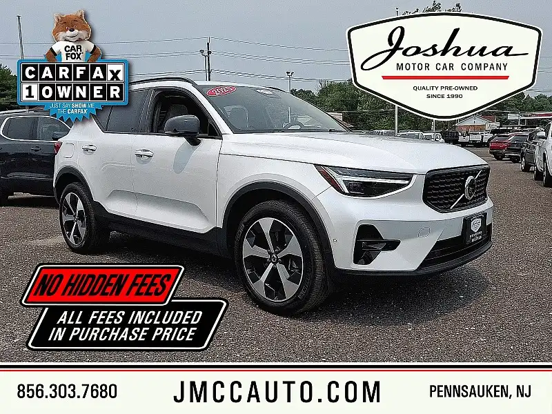 2025 Volvo XC40 B5 Plus Dark AWD's photo